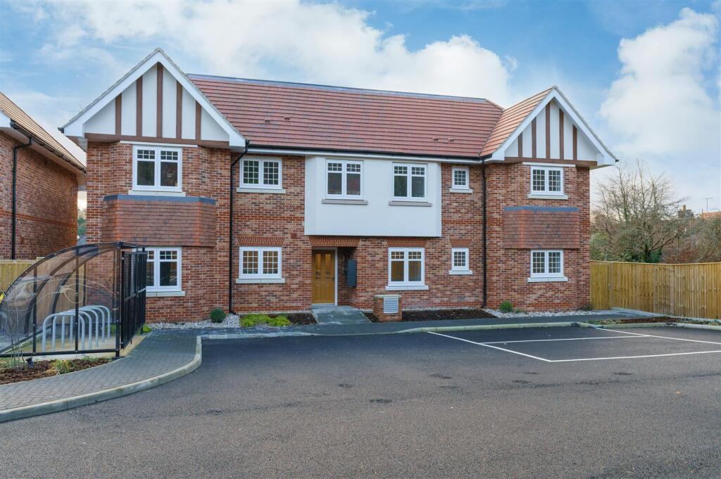 Main image of property: TEMPLESIDE GARDENS, HIGH WYCOMBE