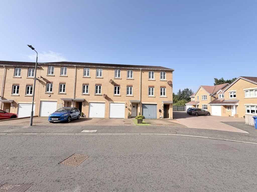 Main image of property: 36 Auchenkist Place, Kilwinning, KA13 7NZ
