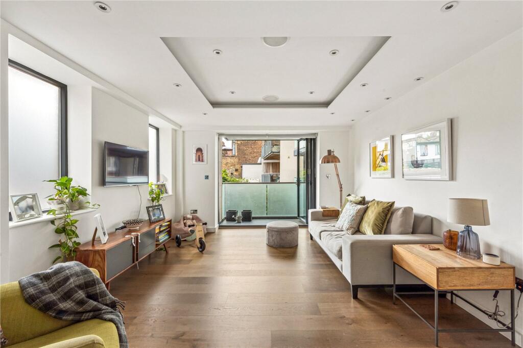 Main image of property: Drayton Park, London, N5