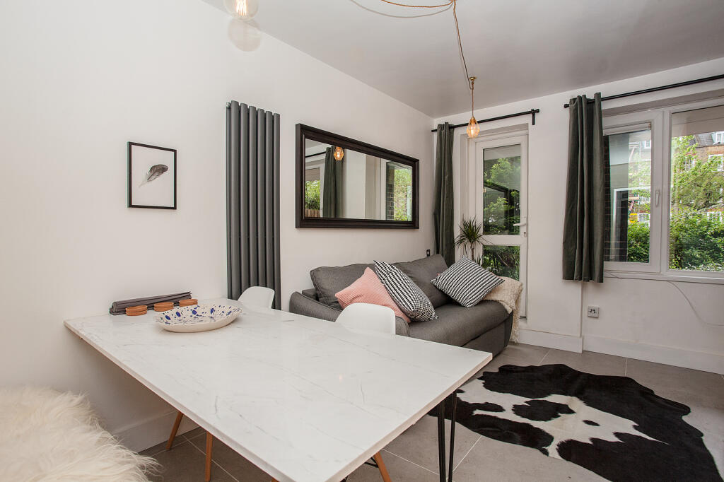 Main image of property: Skinner Street, London, EC1R.