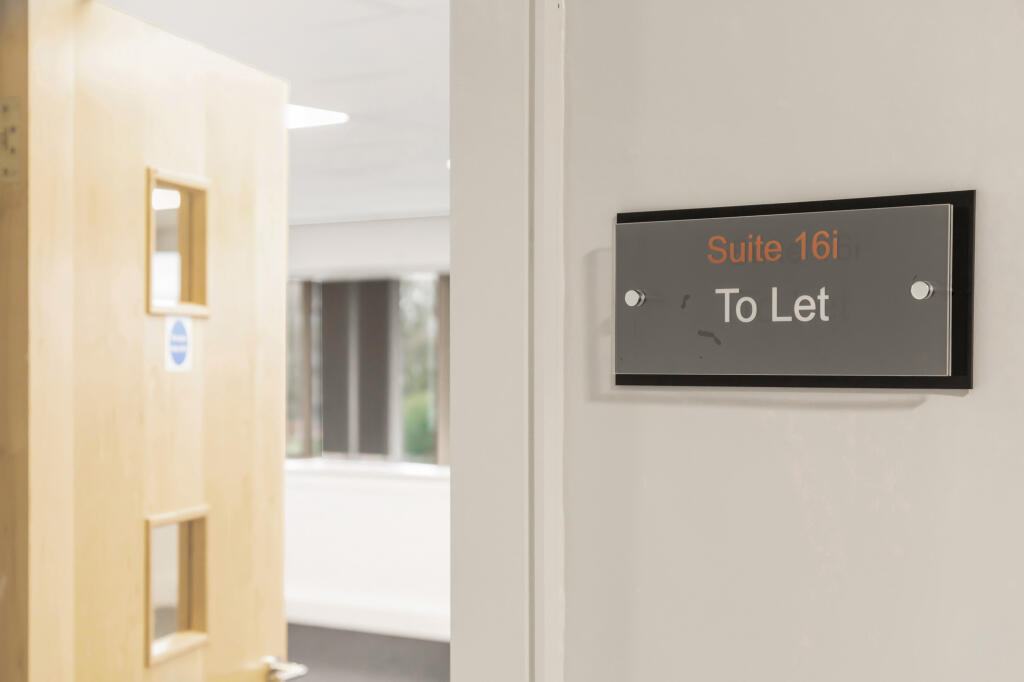 Suite 16i