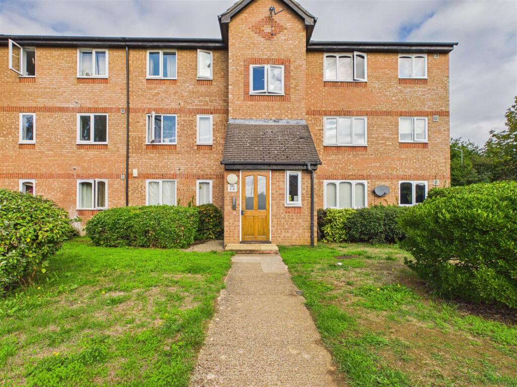 Main image of property: Wedgewood Road, Hitchin