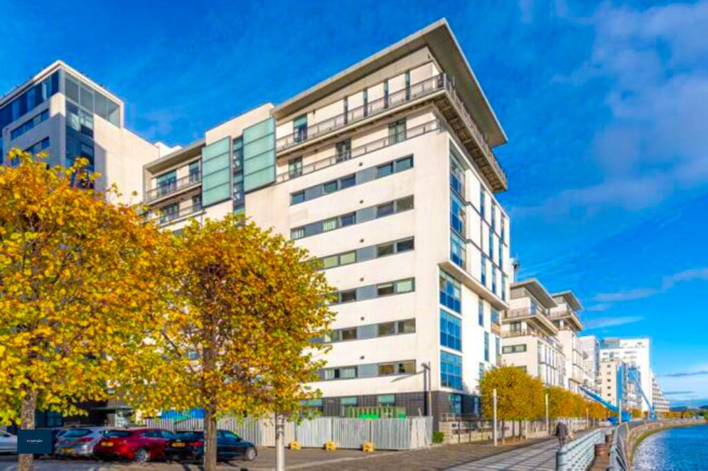 Main image of property: Flat 4/1 15 Castlebank Place Glasgow G11 6BJ