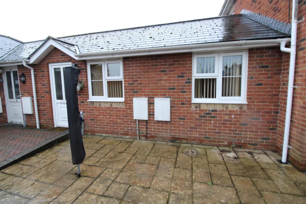Main image of property: New Street, Newport