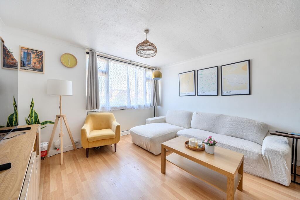 Main image of property: Heathfield Vale, South Croydon, CR2