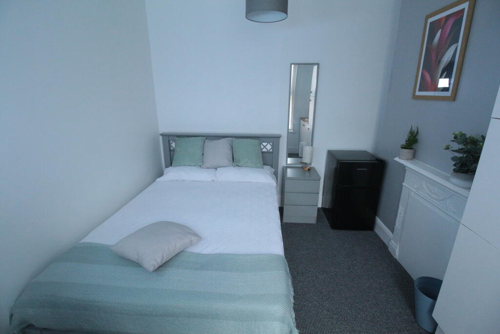 Main image of property: 90 Portland Street, Lincoln, Lincolnshire, LN5 7LB, United Kingdom