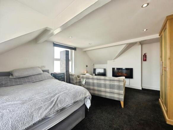 Flat 2 Bedroom