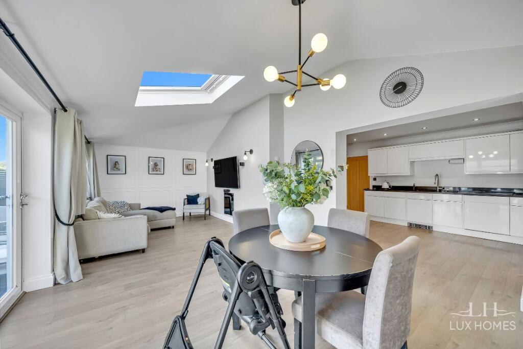 Main image of property: Kempton Avenue, Hornchurch