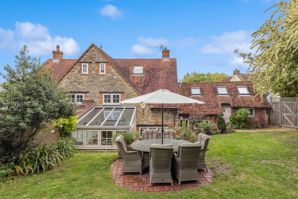 Main image of property: Back Street, Tetsworth, OX9
