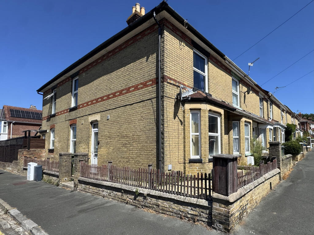Main image of property: Oakfield Road, East Cowes, Isle Of Wight