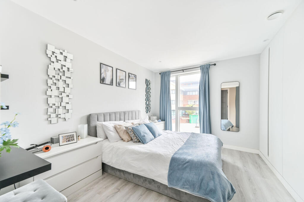 Main image of property: Gladstone Park Gardens, Gladstone Park, London, NW2