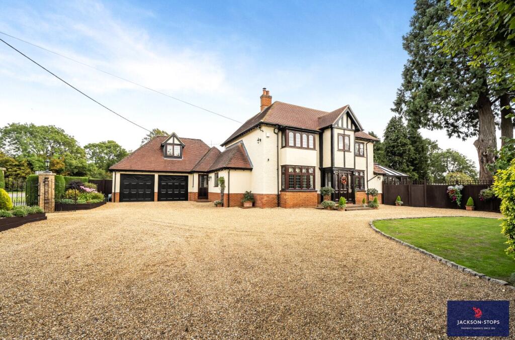 Main image of property: Watling Street, Little Brickhill, Milton Keynes, MK17