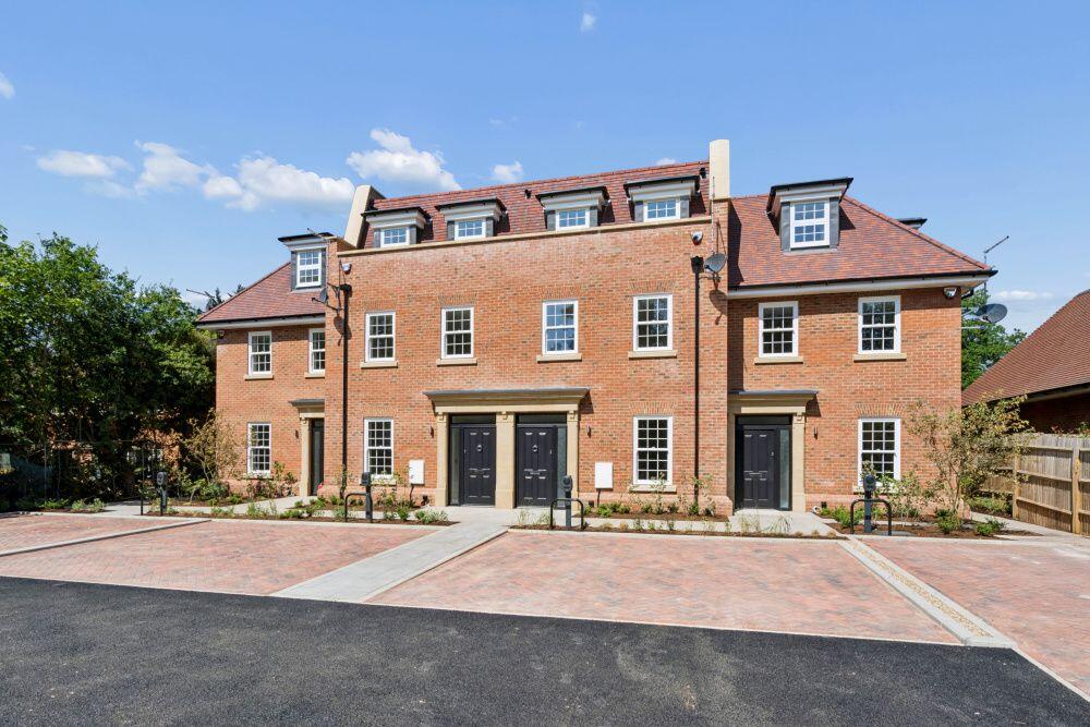 Main image of property: Amersham Road,Beaconsfield,HP9 2EH