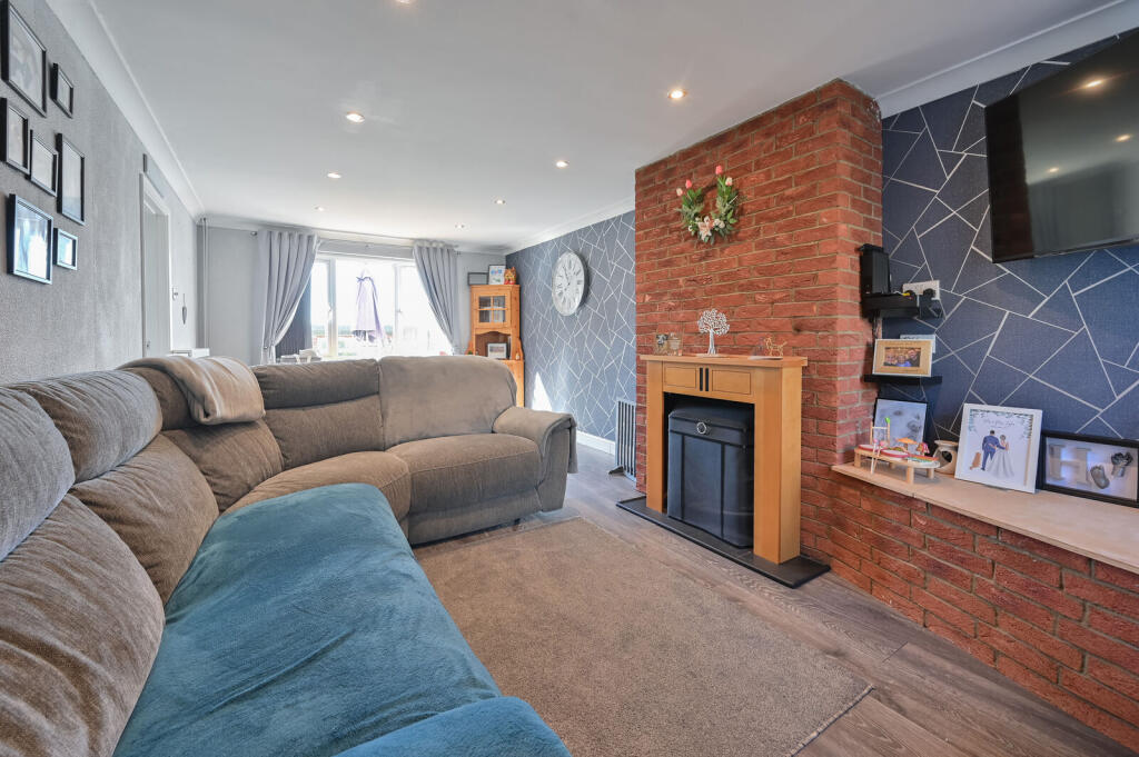 Main image of property: Thumpers, Hemel Hempstead, HP2