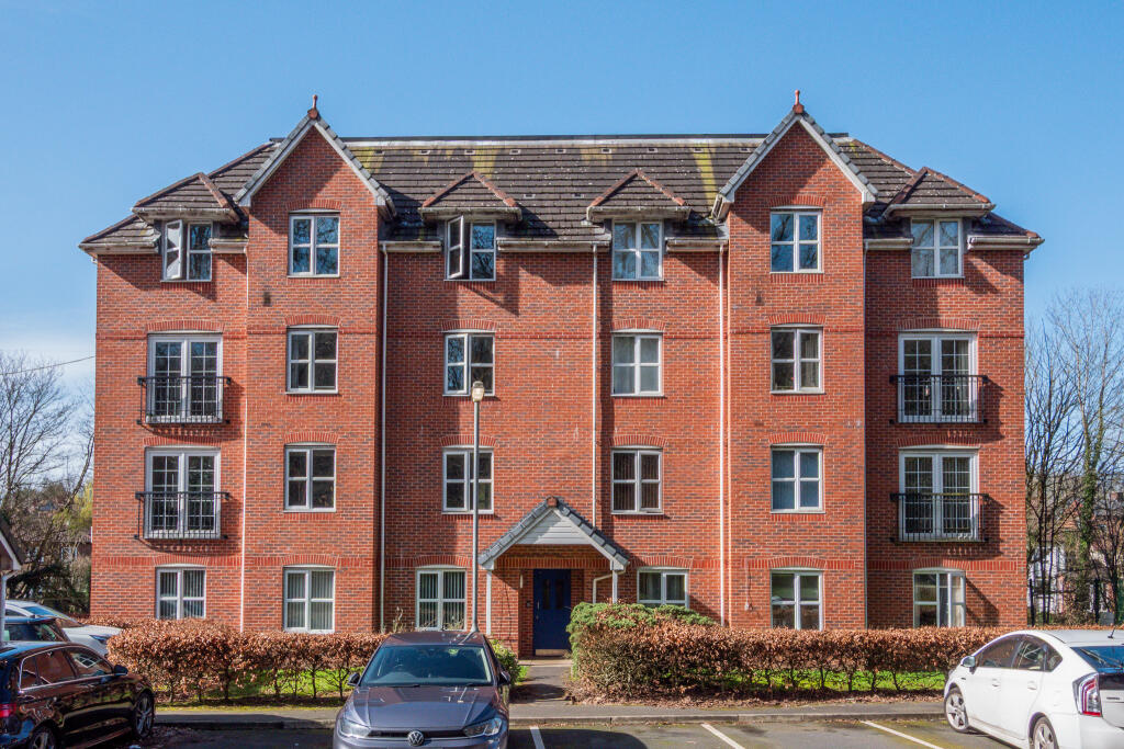 Main image of property: Roch Bank, Manchester, Blackley, M9