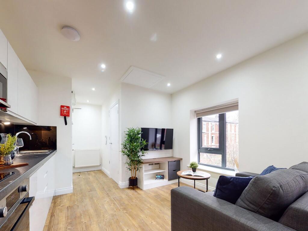 Main image of property: Flat 25, 34 Hyde Terrace #636271