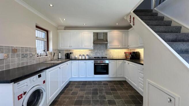 KITCHEN/BREAKFAST ROOM