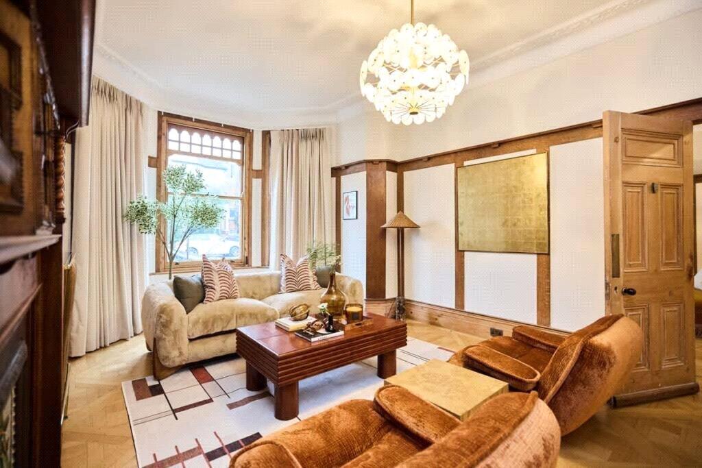 Main image of property: Rosebery Road, London, N10