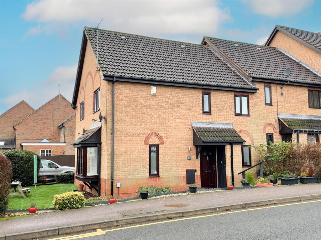 Main image of property: Apple Tree Close, Linslade