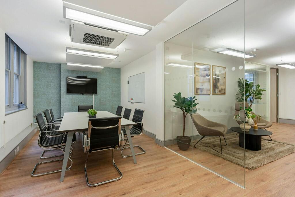 Communal Meeting Rooms