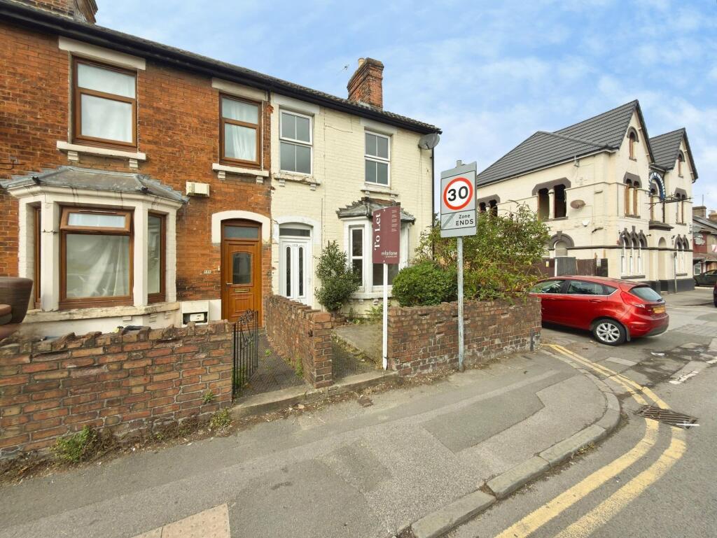 Main image of property: Cricklade Road, Swindon, SN2