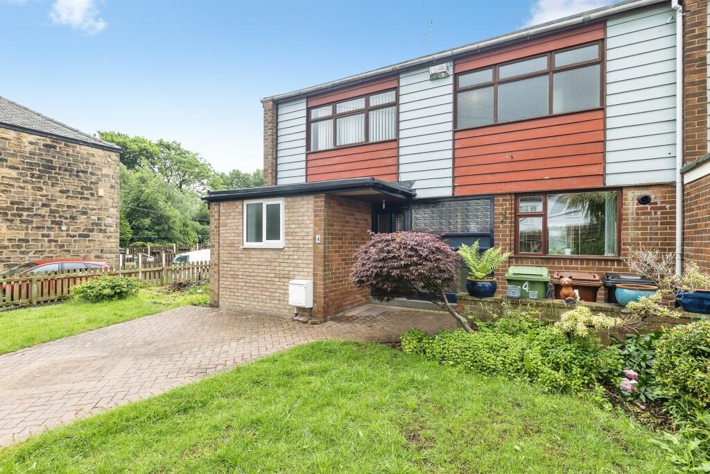 Main image of property: Hembrigg Gardens, Morley, Leeds