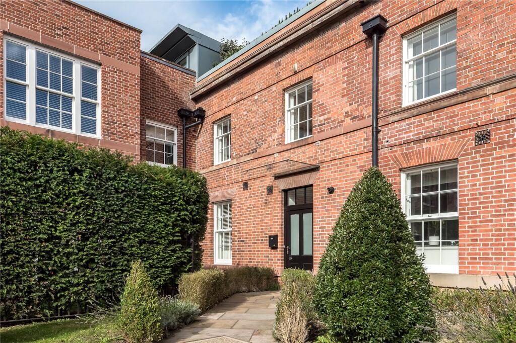 Main image of property: Bloomesbury Avenue, St James' Park, Didsbury, Manchester, M20