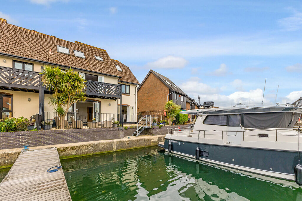 Main image of property: Velsheda Court, Hythe, Southampton