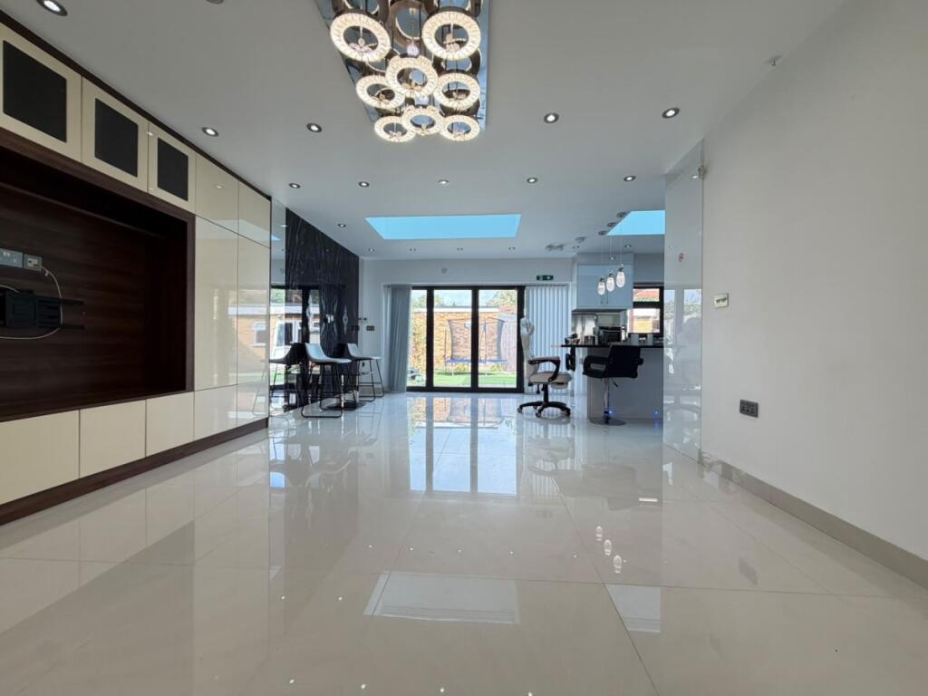 Main image of property: The Crescent, Harrow