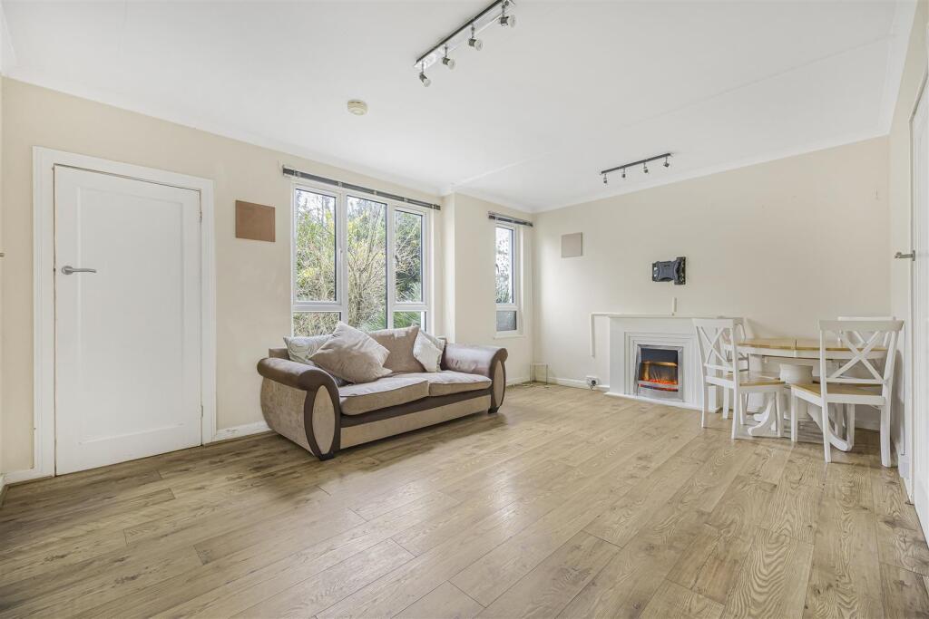 Main image of property: Florida Court, Bath Road, Reading RG1