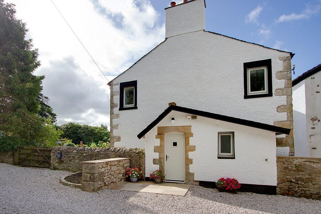 Main image of property: PHEASANTFIELD COTTAGE, BORWICK, LA6 1AJ