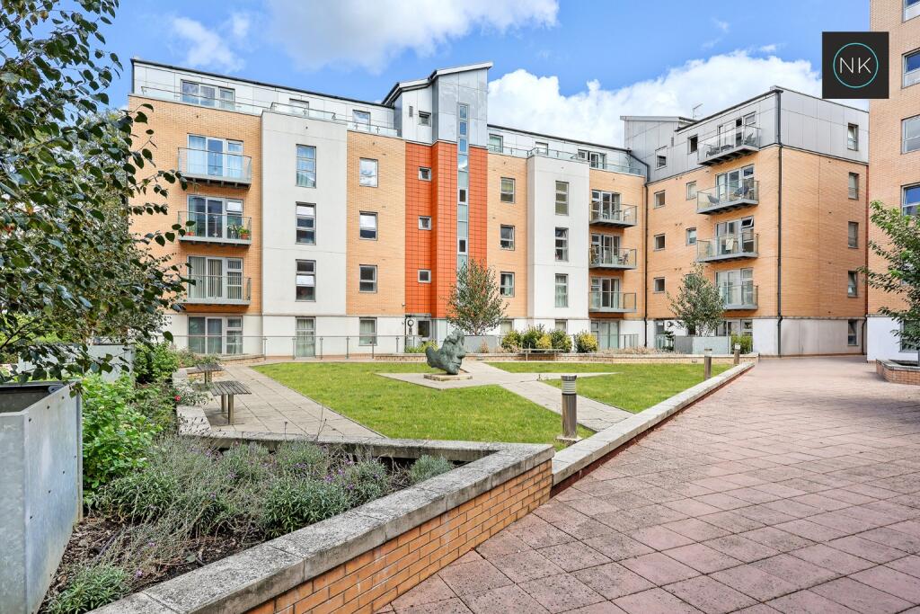 Main image of property: Freshmans House, Queen Mary Avenue, South Woodford, London, E18