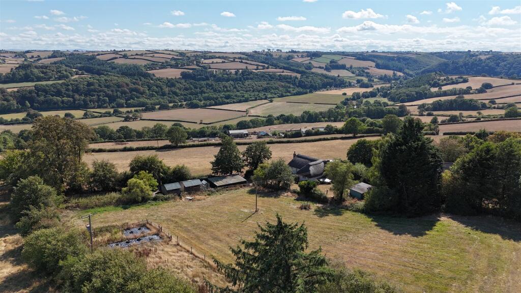 Main image of property: Chittlehamholt