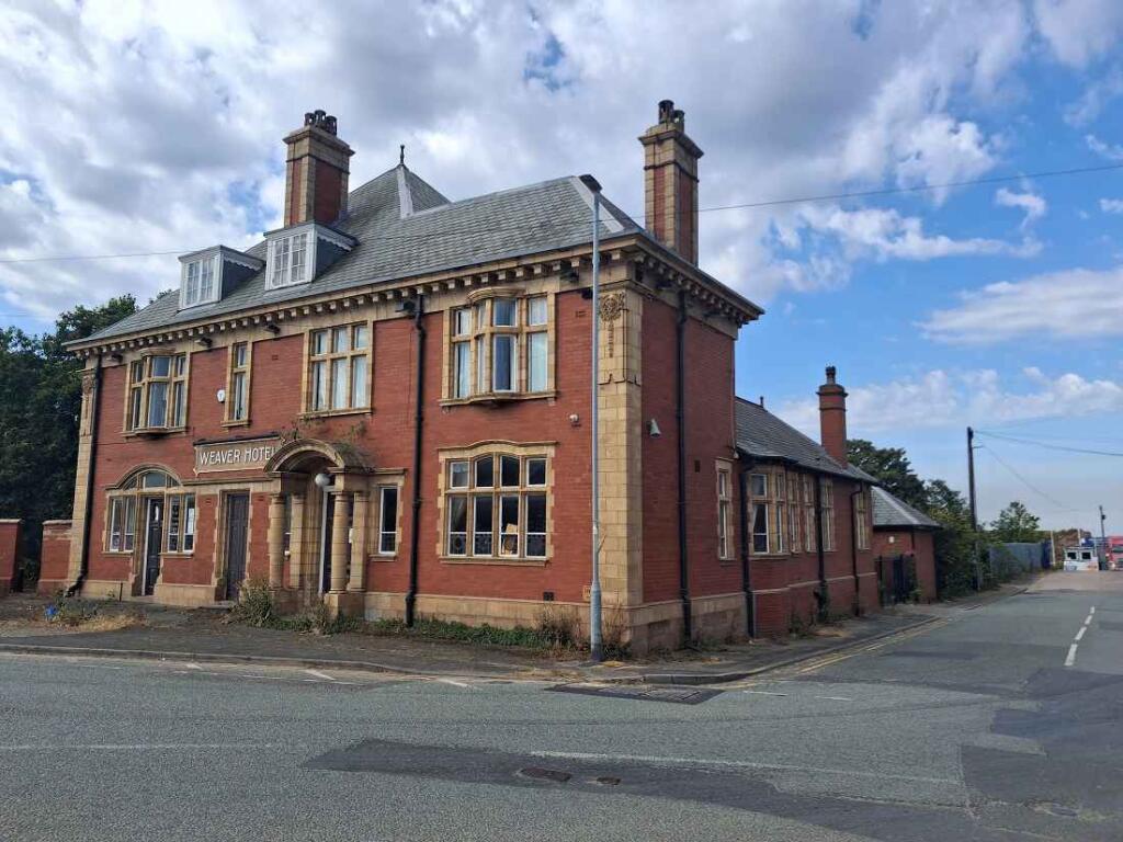 Main image of property: NW-625538 - Weaver Hotel, 65a South Parade, Runcorn WA7 4HS