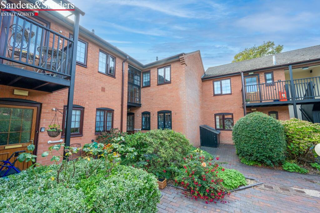 Main image of property: Oversley House, Kinwarton Road, Alcester, B49