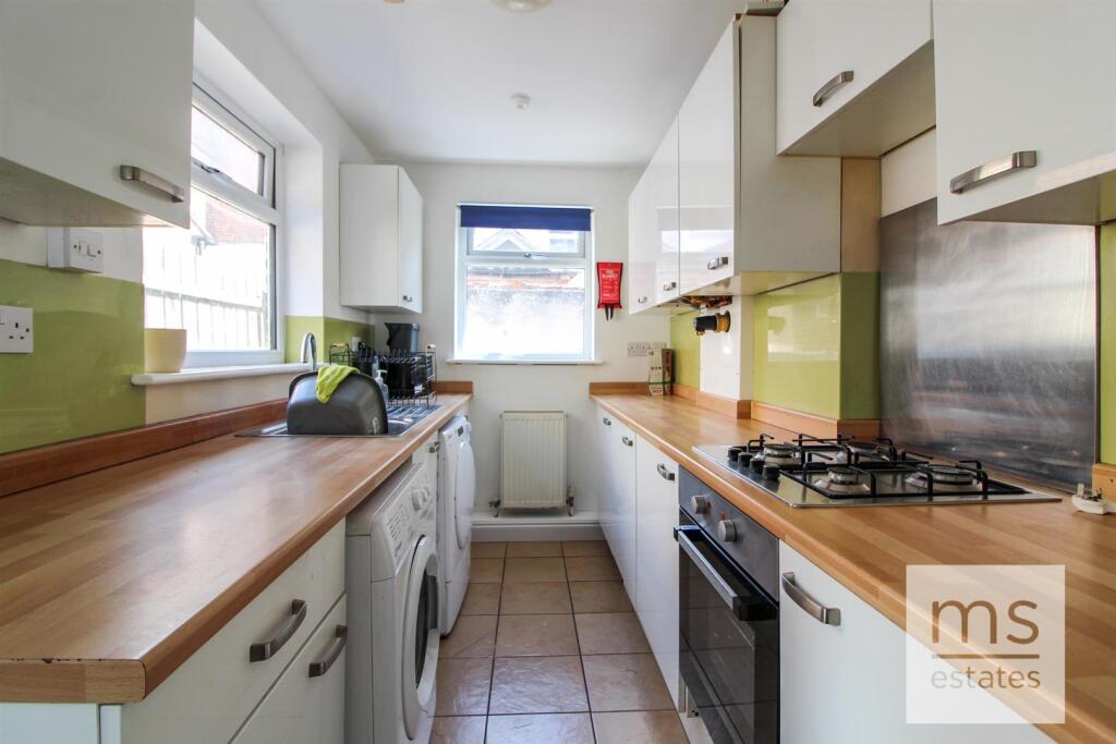 Main image of property: En-suite bedroom Chippendale Street, Lenton, Nottingham