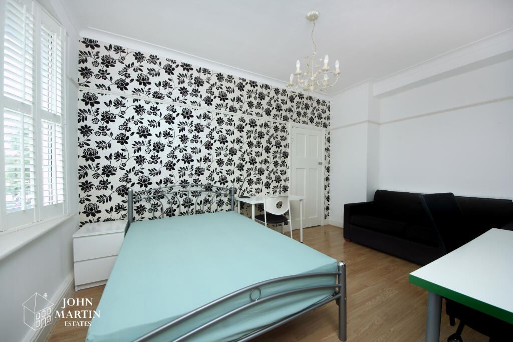 Main image of property: Kenmure Mansions, Pitshanger Lane, Ealing