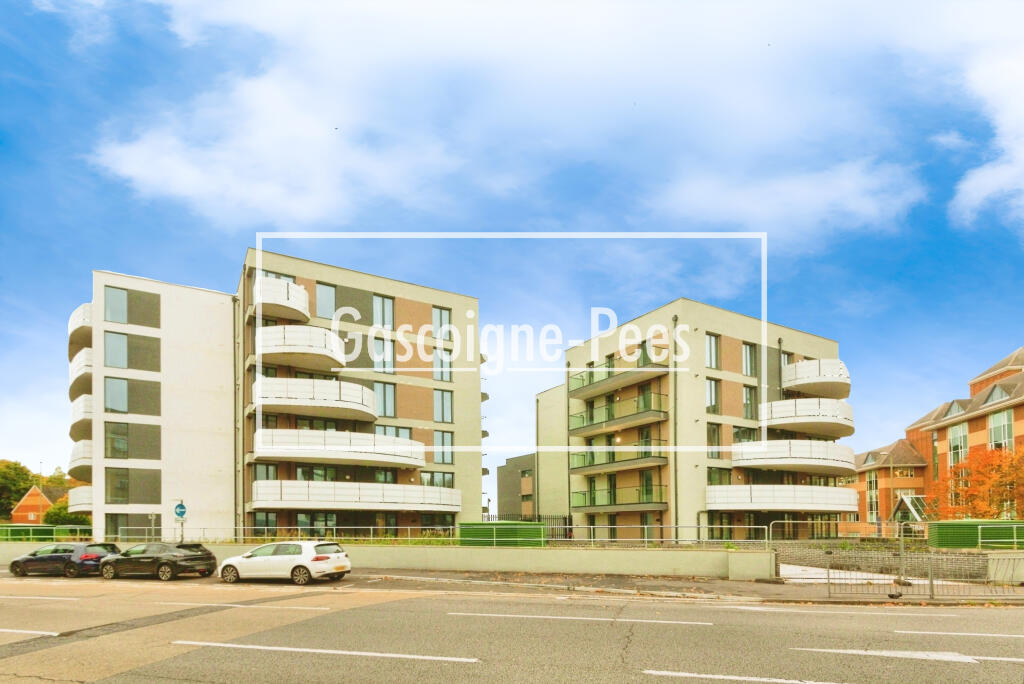 Main image of property: Farnborough, GU14