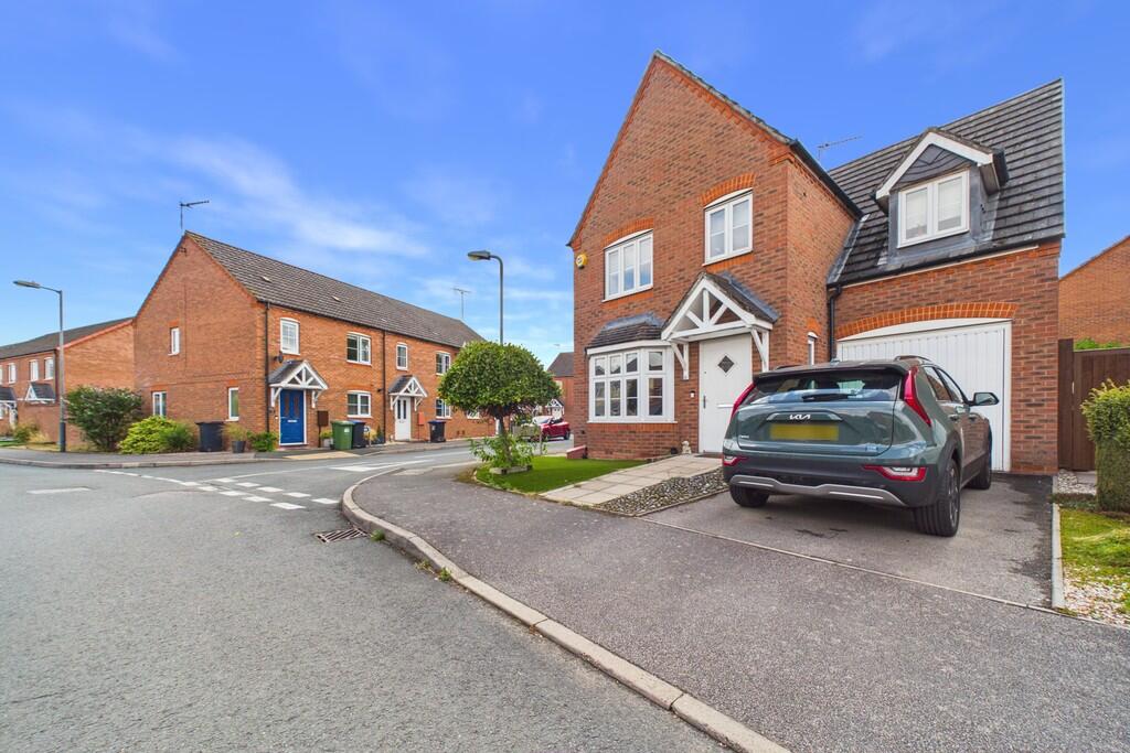 Main image of property: Swan Meadow, Warwick