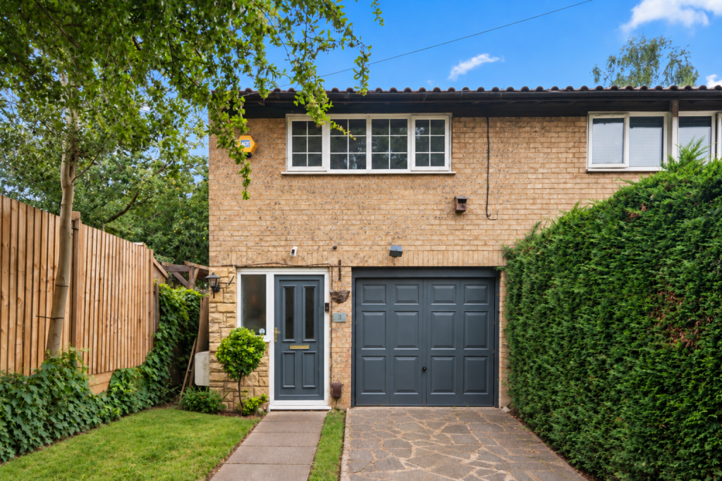 Main image of property: Simmonds Rise, Hemel Hempstead, Hertfordshire