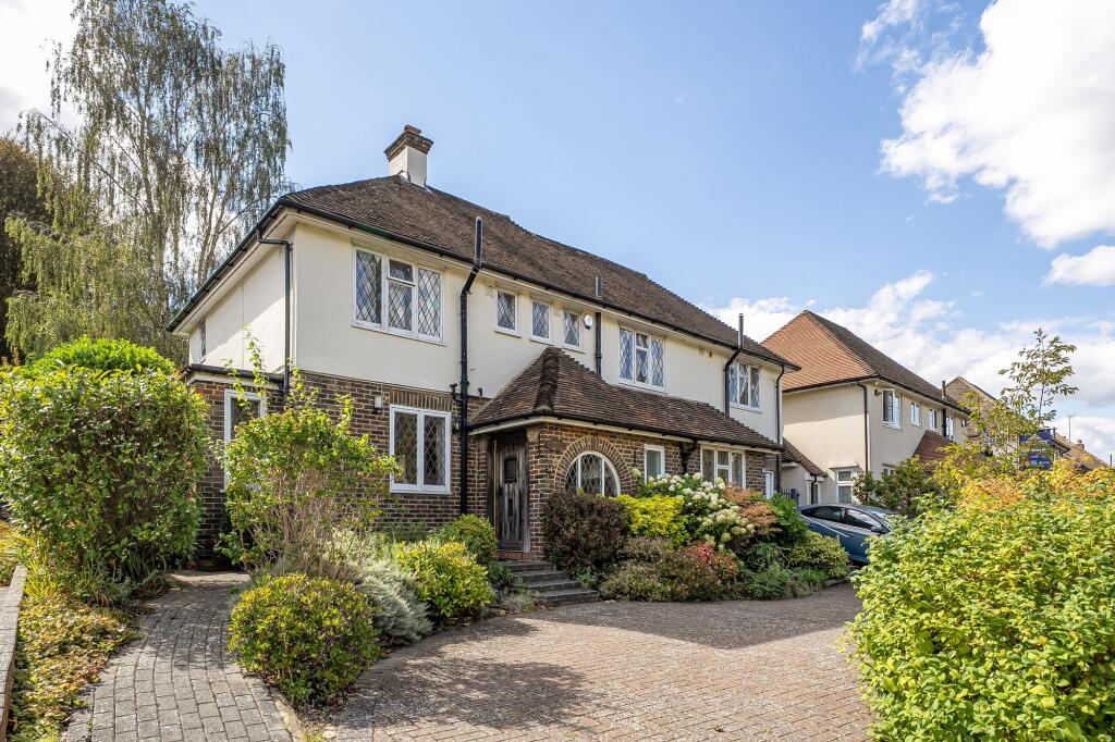 Main image of property: Croham Valley Road, South Croydon, CR2
