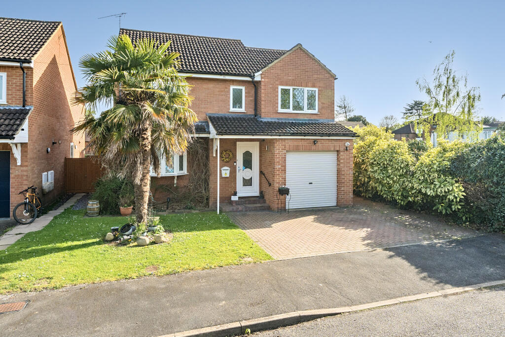 Main image of property: Somerford Close, Maidenhead, SL6