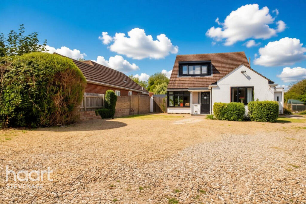 Main image of property: Castles Close, Hitchin