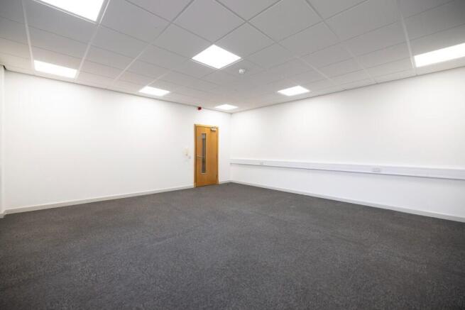 650 sq ft office