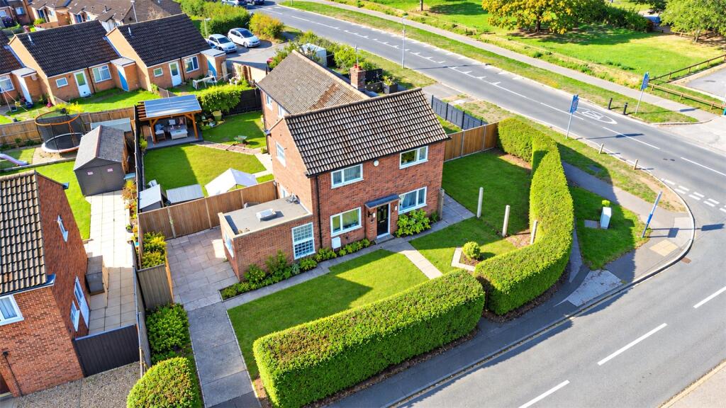 Main image of property: Neath Gardens, Tilehurst, Reading, Berkshire, RG30