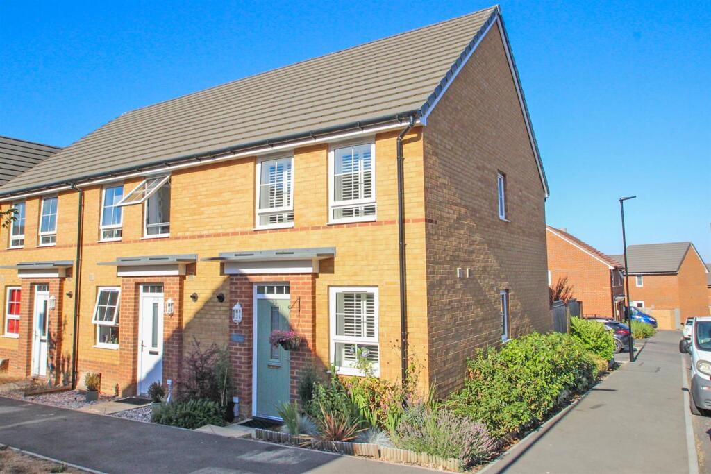 Main image of property: Captains Parade, East Cowes