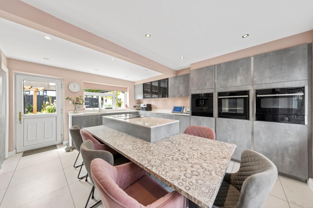 Main image of property: Henderson Close, Great Sankey, WA5