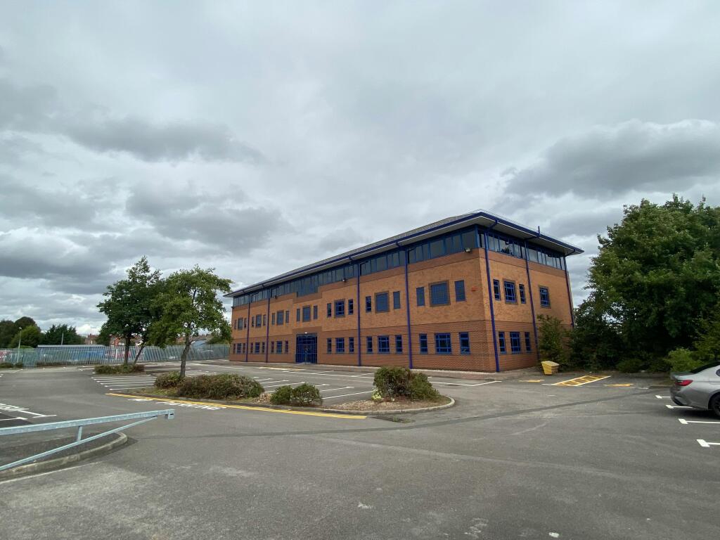 Main image of property: Middle Bank House, Middle Bank, Doncaster, DN4 5PF