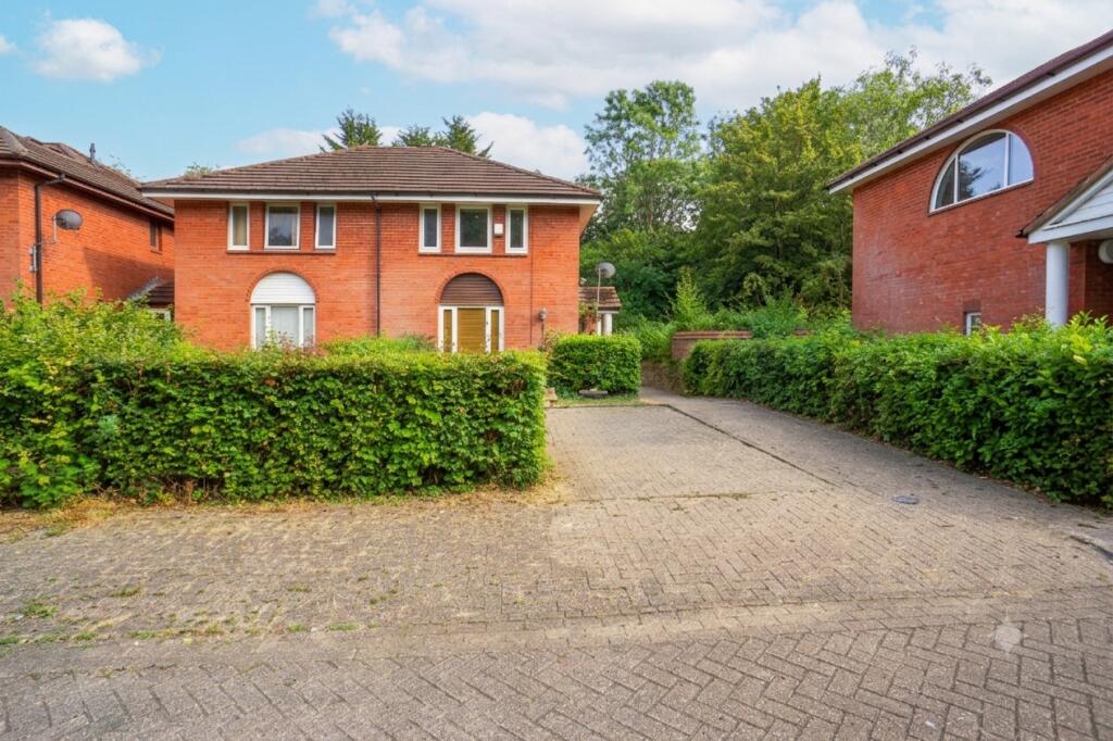 Main image of property: Lampitts Cross, Eaglestone, Milton Keynes