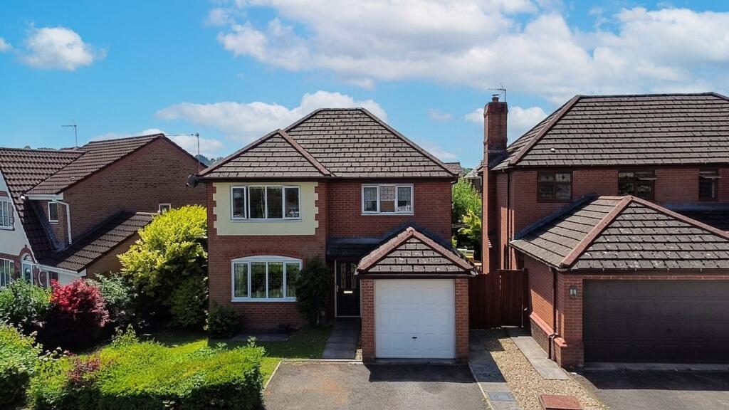 Main image of property: 25 Clos Brenin, Brynsadler, Pontyclun, CF72 9GA